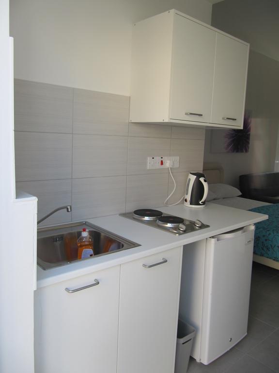Sunny Holiday Apartments Протарас Номер фото