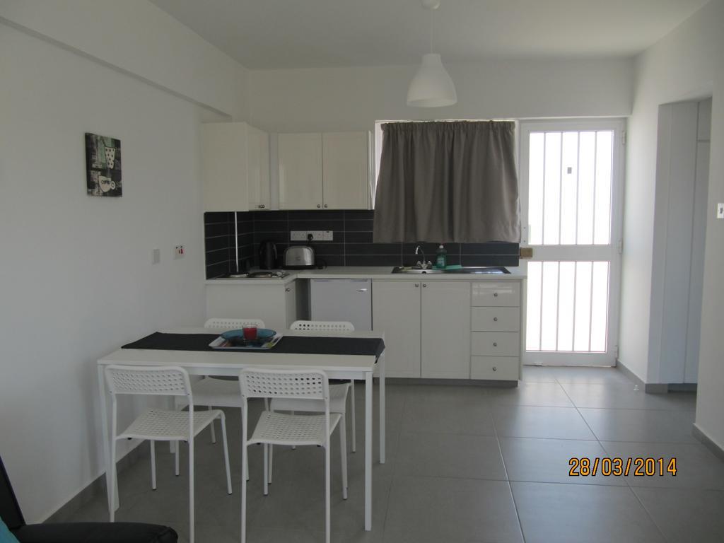 Sunny Holiday Apartments Протарас Экстерьер фото